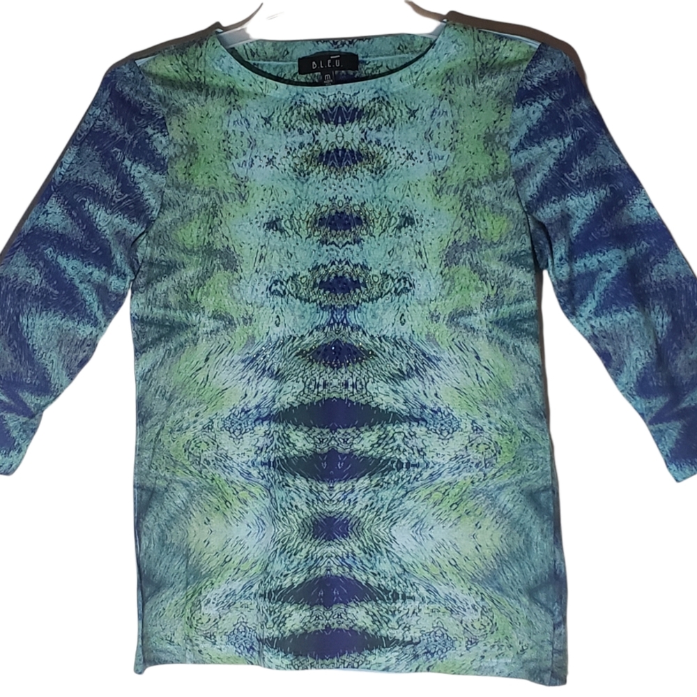 B.L.U.E. women's medium baddazed front turquoise blue pullover top. 160